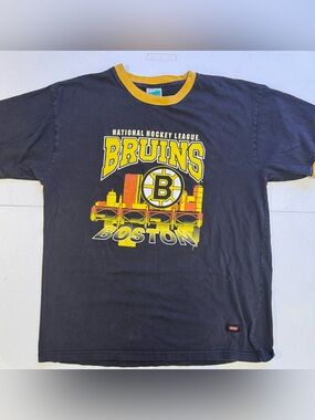 Vintage 90’s Waves Boston Bruins NHL Hockey t shirt size XL